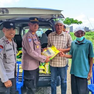 SATBINMAS POLRES DOMPU GELAR PENJUALAN BERAS MURAH SPHP DALAM RANGKA GERAKAN PANGAN MURAH (GPM) POLRI