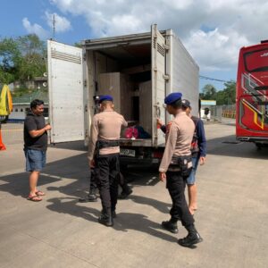 Pasca Moto GP, Ditpolairud Polda NTB Gelar Patroli Dialogis di Pelabuhan Ferry