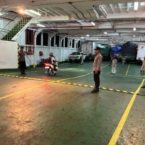 Pengawasan Ketat di Pelabuhan Lembar, Polisi Perketat Dokumen Kendaraan