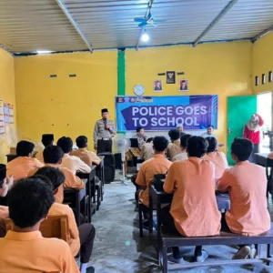 Polisi Sambangi Warga Sekotong, Dialog Hangat Cegah Gangguan Kamtibmas