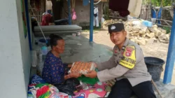 Polsek Sekotong Bagi Nutrisi Mantap, Warga Dusun Nambung Tersentuh