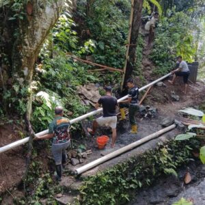 TMMD Kodim 1606 Mataram Bangun Hidram Demi Air untuk Rakyat