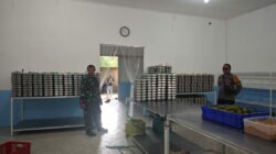 BHABINKAMTIBMAS DAN BABINSA DESA TERATAK LAKUKAN PENDAMPINGAN PENDISTRIBUSIAN MAKANAN BERGIZI GRATIS (MBG)