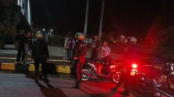 Patroli KRYD Sat Samapta Polres Sumbawa Sasar Remaja Nongkrong di Taman Lembi