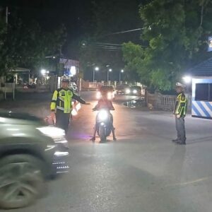 Hadir Demi Kenyamanan Masyarakat Pengguna Jalan dan Cegah Kejahatan Konvensional, Satlantas Polres Bima Gelar Patroli di Jam Rawan