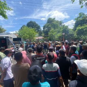 AKSI DAMAI MASYARAKAT DESA CALABAI BERLANGSUNG AMAN DAN TERTIB, POLSEK PEKAT LAKUKAN PENGAMANAN MAKSIMAL