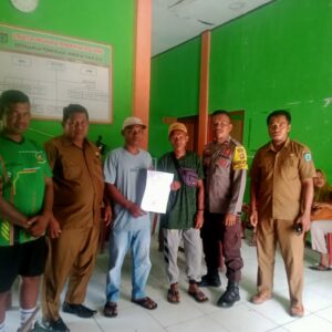 Bhabinkamtibmas Desa Woko Mediasi Warga Terkait Utang Piutang, Hasilkan Kesepakatan Damai