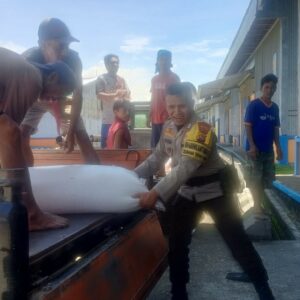 Bhabinkamtibmas Terong Tawah Kawal Distribusi Jagung dan Sosialisasi Ketahanan Pangan