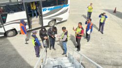 Satgas Damai Cartenz dan Polres Yahukimo Serahkan Tersangka Kasus Penyerangan Nakes dan Guru ke Kejaksaan Jayawijaya