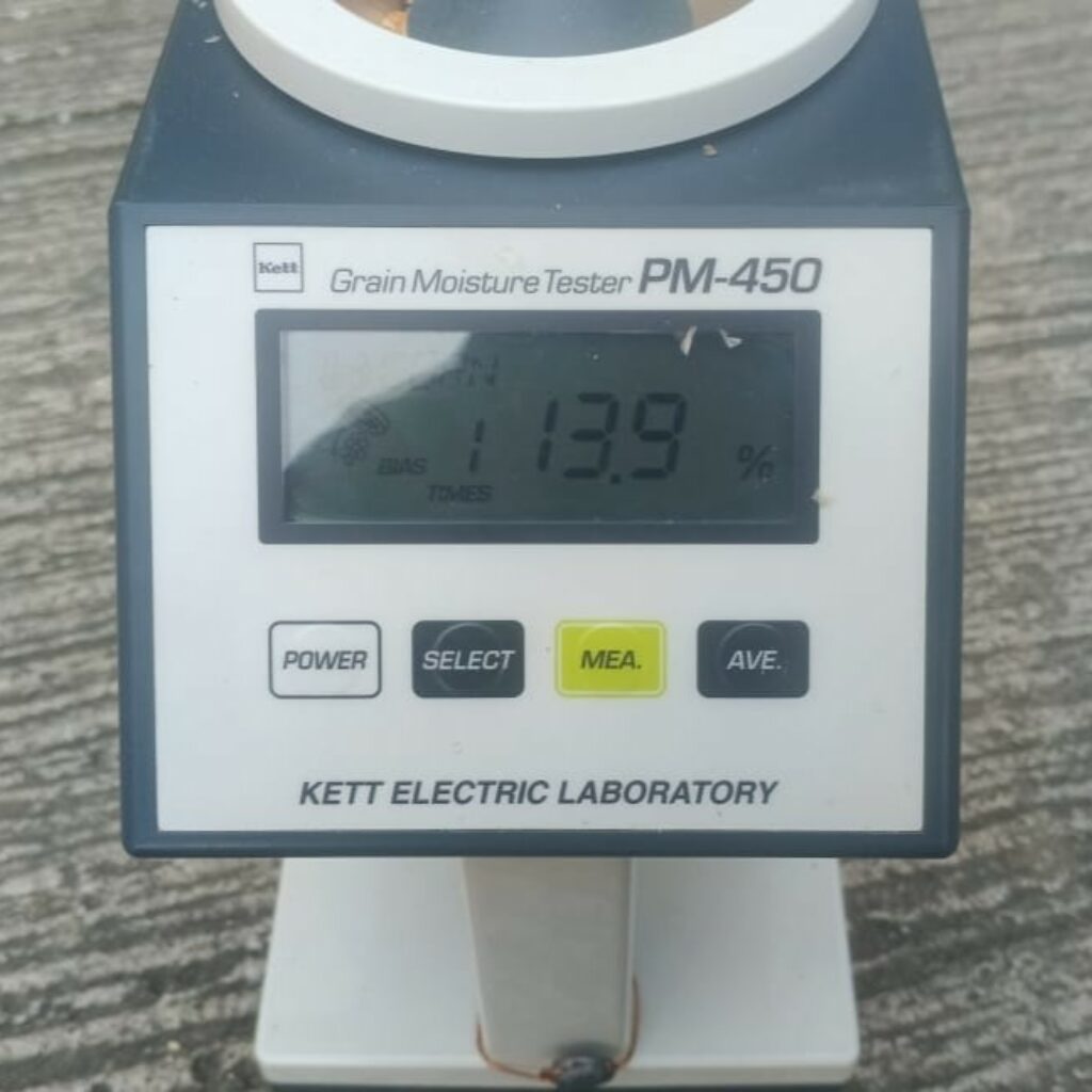 Dukung Ketahanan Pangan, Polsek Gerung Awasi Penyaluran 4,5 Ton Jagung