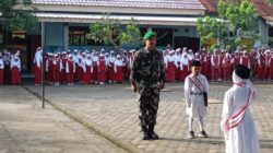 SDN 1 Suranadi Peringati Hari Pahlawan Bersama TNI