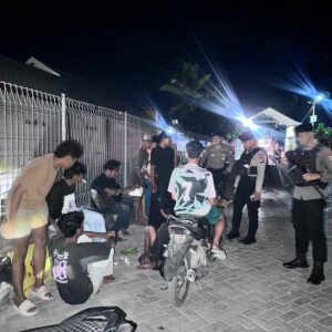 ‎Sat Samapta Polres Bima Kota Gelar Patroli Antisipasi 3C pada Malam Hari di Pelabuhan Bima