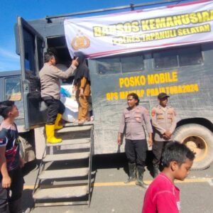 Polres Tapanuli Selatan Salurkan Bantuan Sosial untuk Korban Bencana Alam di Kelurahan Reniate