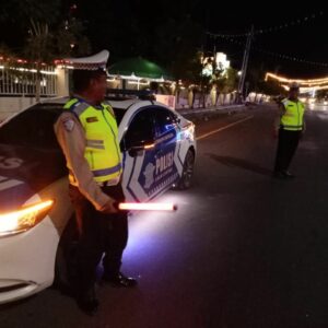 Blue Light Patrol Sat Lantas Polres Bima Kota Sampaikan Imbauan Keselamatan Dan Tertib Berlalu Lintas
