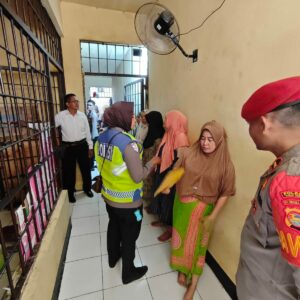 Tingkatkan Kewaspadaan, Polres Bima Kota Gelar Pemeriksaan dan Penggeledahan di Rutan Polres
