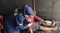 Nakes Polri Berikan Layanan Kesehatan Gratis bagi Korban Banjir di Aceh Tamiang