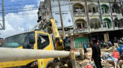 Personel Brimob Kawal Penormalan Listrik di Aceh Tamiang