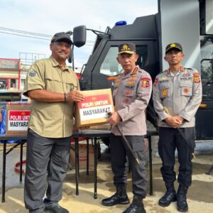 Kapolri Tinjau Posko Pengungsian di Aceh Tamiang, Salurkan Bantuan ke Korban Bencana