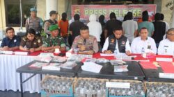Menjelang Nataru Polres Bima ungkap hasil operasi Antik dan pemusnahan BB Shabu dan Miras.