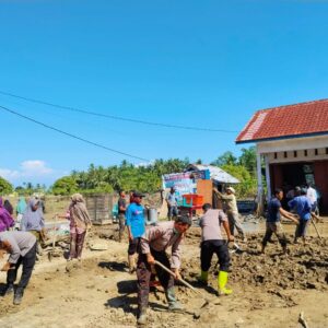 Polri dan Warga Bersinergi Pulihkan Pascabanjir di Pidie Jaya