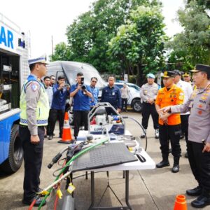 Kapolri Tinjau Pos Command Center, Pastikan Arus Mudik Berjalan Aman dan Nyaman