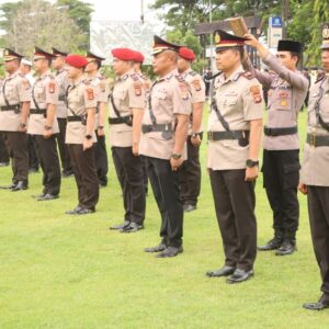 Polres Sumbawa Barat Gelar Upacara Serah Terima Jabatan Sejumlah Pejabat Utama dan Kapolsek
