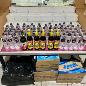 Tim Opsnal Polsek Rasanae Barat Gagalkan Peredaran Puluhan Botol Miras Jelang Pergantian Tahun