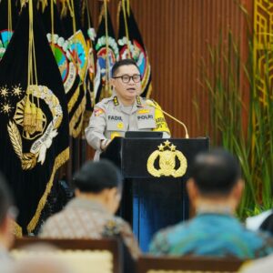 Berantas Kejahatan Transnasional, Polri Tangkap dan Serahkan 14 Buron Interpol Red Notice