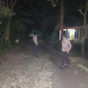 Polres Lombok Tengah Tingkatkan Patroli Pemukiman Jelang Tahun Baru, Berikan Rasa Aman kepada Masyarakat