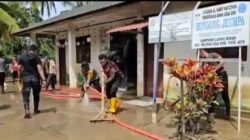 Dukungan Pendidikan Pulih Cepat Pascabanjir, Polres Pidie Jaya Bersihkan Sekolah MIN 1