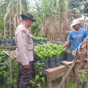 Polsek Batulayar Dorong Warga Manfaatkan Lahan Tidur di Lembahsari