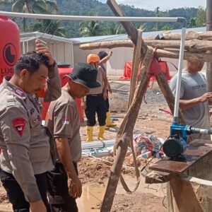 Polres Padang Pariaman Gencarkan Pembangunan Sumur Cincin di Hunian Sementara Warga Anduriang
