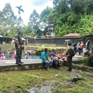 Libur Nyaman di Air Ranget, Babinsa Lakukan Monitoring