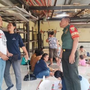 Sinergi Babinsa dan Nakes Sukseskan Posyandu Kenanga