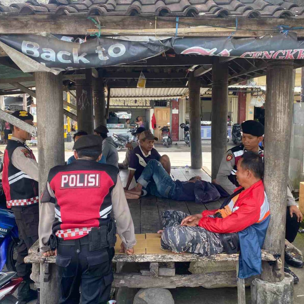 Patroli Dialogis di Gerung, Polres Lombok Barat Sosialisasi Inovasi KEMOS