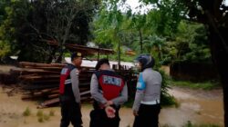 Hujan Deras, Polsek Sekotong Evakuasi Warga Terdampak Banjir
