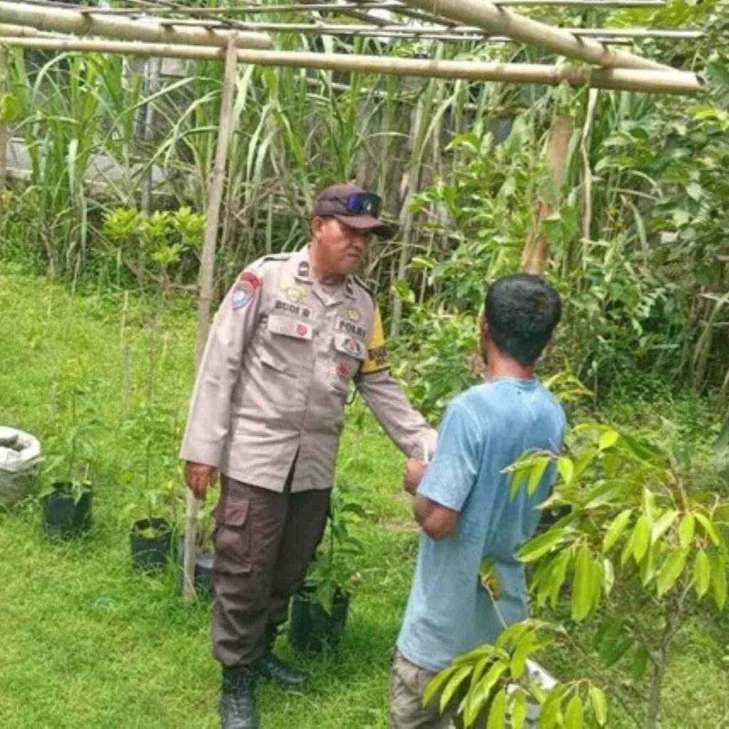 Dukung Ketahanan Pangan, Polsek Batulayar Motivasi Petani Lokal