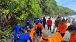 Polairud Polda NTB Evakuasi Jenazah Perempuan Ditemukan di Pesisir Lombok Utara
