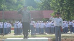 Cegah Bullying Sejak Dini, Polsek Lambu Jadi Pembina Upacara di SMAN 1 Lambu