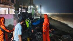 Malam Panjang Warga Bintaro, TNI Hadir di Garis Terdepan