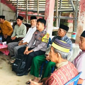 Hadir ditengah masyarakat, Bhabinkamtibmas Polsek Woha Laksanakan Sambang Duka