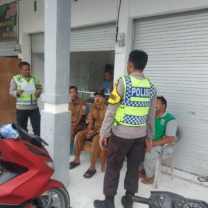 Polsek Seteluk Gelar Sosialisasi TPPO di Pasar Seteluk Tengah, Warga Diimbau Waspadai PMI ilegal