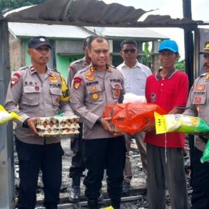 Ikut Merasakan Musibah Yang Dialami Masyarakat, Kapolres Bima AKBP M.Anton Bhayangkara Gaisar S.I.K.,MH., Salurkan Bantuan Bagi Korban Kebakaran