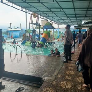 Patroli Humanis Kamtibmas, Polsek Woha Menyambangi Pemukiman Warga Hingga Tempat Wisata