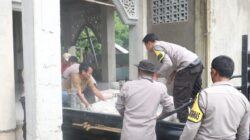 Polres Sumbawa Barat Gelar Jum’at Berkah, Salurkan Bantuan Semen ke Masjid Nurul Gufron