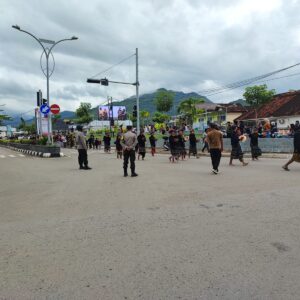 Polsek Taliwang Laksanakan Pengamanan dan Pengaturan Lalin pada Kegiatan Nyongkolan