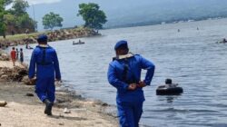 Pantau Aktivitas dan Berikan Rasa Nyaman Bagi Masyarakat Yang Menikmati Liburan Satpolairud Polres Bima Gelar PAM Wisata di Pantai Kalaki