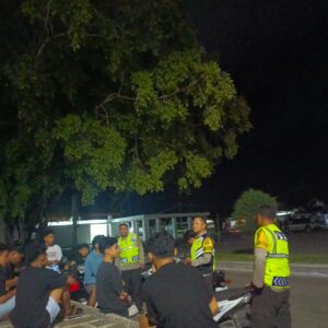 Patroli Polsek Taliwang Himbau Ramaja Tidak Nongkrong Hingga Larut Malam