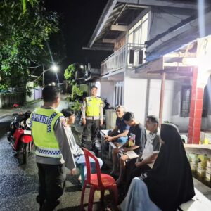 Patroli Dialogis Ramadhan, Polsek Seteluk Ajak Warga Jaga Stabilitas Wilayah