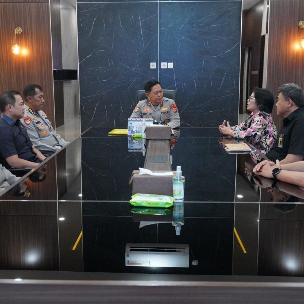 Kapolda NTB Gelar Dua Audiensi Sehari, Bahas Keamanan dan Dukungan Pembangunan